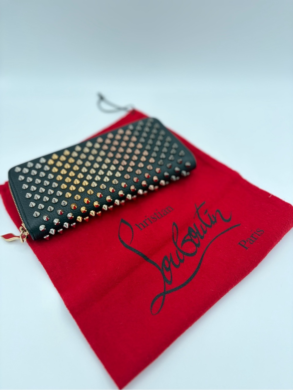 Christian Louboutin Calfskin Empire Panettone Spiked Zip Around Wallet- EUC🌟 - Picture 8 of 8